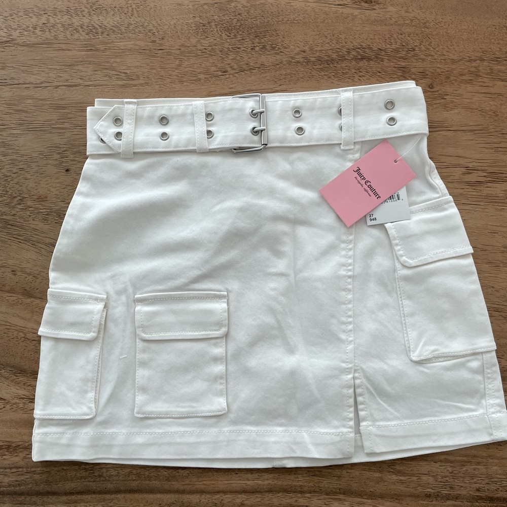 Stylish White Belted Skirt